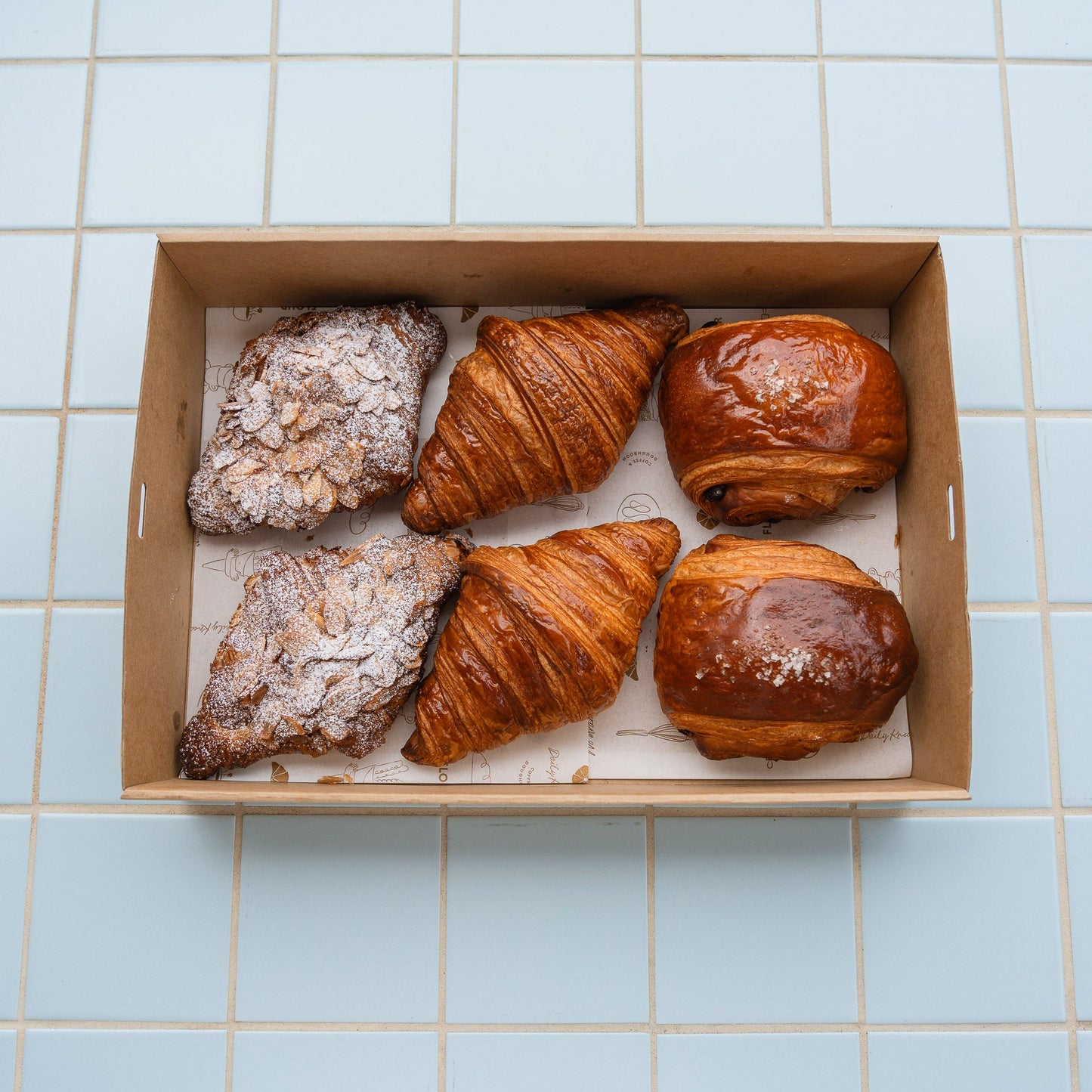 Mixed Pastries Box (Christmas Eve)